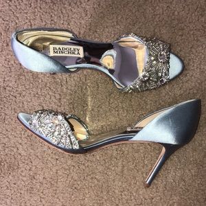 Badgley Mischka Satin Heels in Cloudy Blue Color. Size 9.5